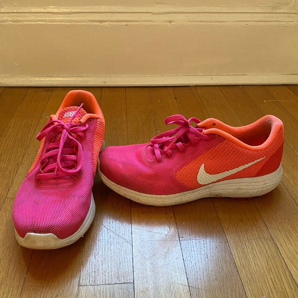 Nike revolution 3 running shoes